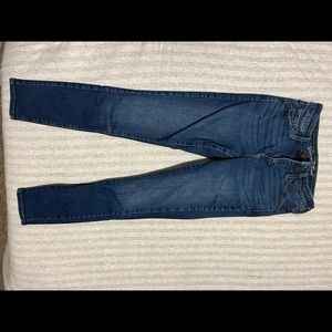 Universal Thread size 2 Reg. Skinny jeans